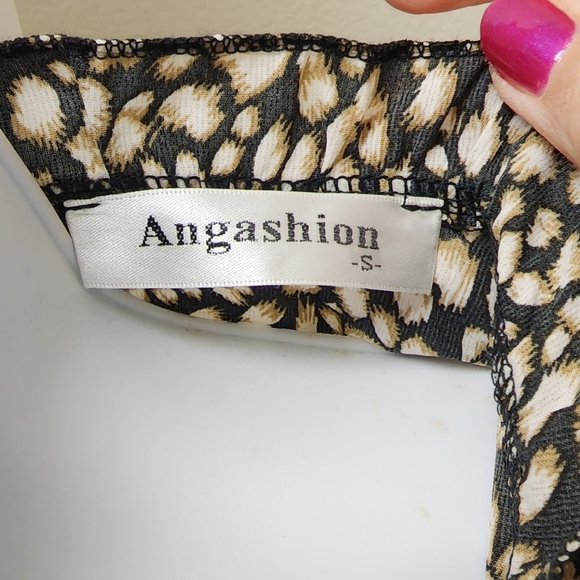 NWOT, Angashion Babydoll, Small, Cap Sleeve Blouse - Picture 6 of 8